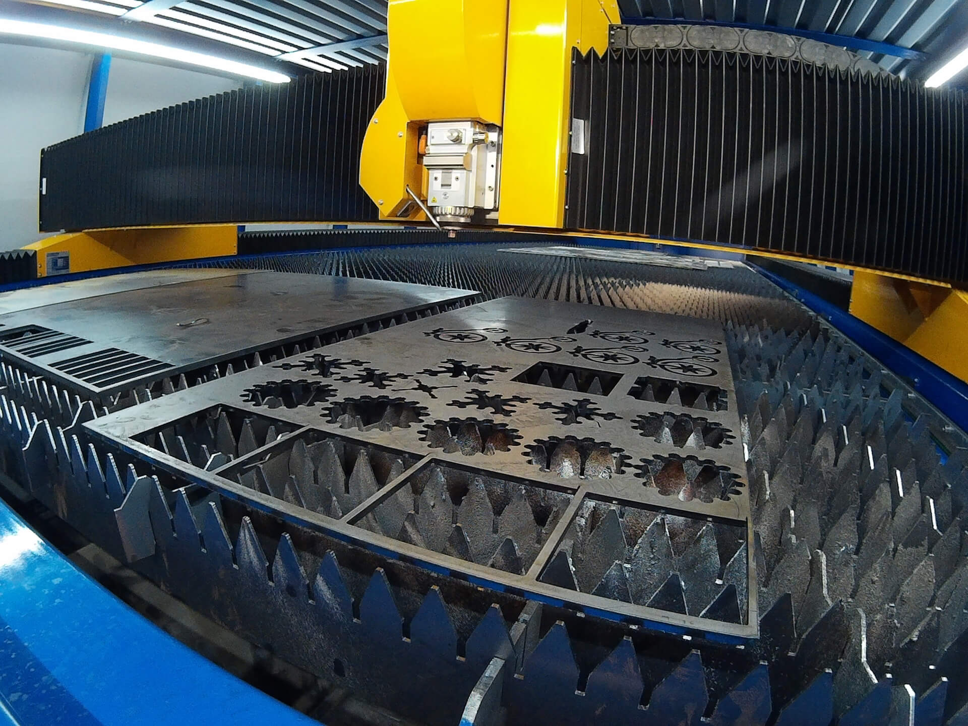 מכונות לחיתוך בלייזר